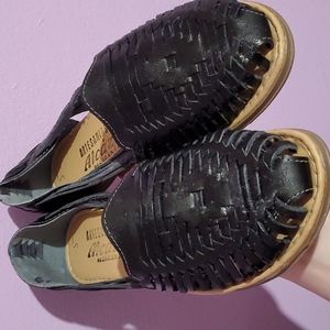 Black huaraches